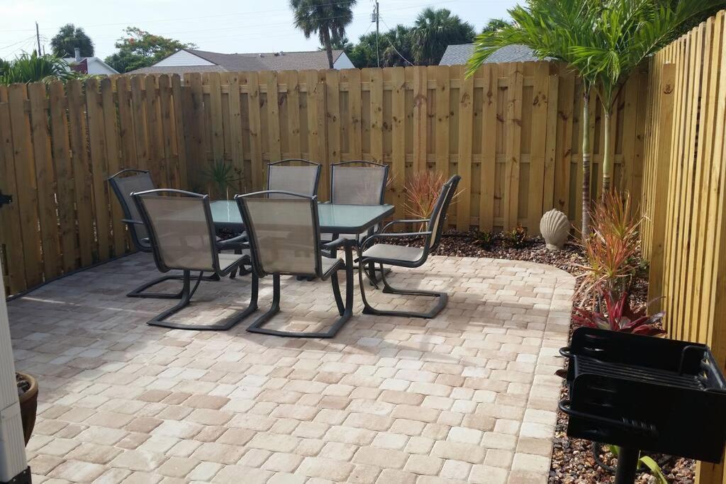 Tahitian Cottage - Heated Pool Walk To The Beach Cocoa Beach Exterior foto